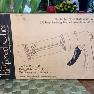 The Pamper Chef Cookie Press